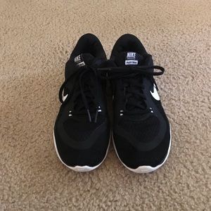 Nike flex TR6 woman’s shoe. Size 8.5